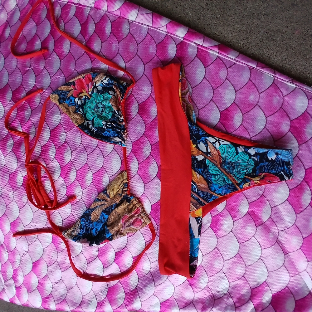 San Lorenzo Red and Blue Floral Bikini